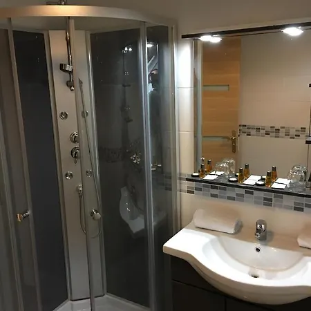 Au Charme Du Lac Piscine & 2 Villa